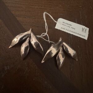Elegant Leaf Design Earrings